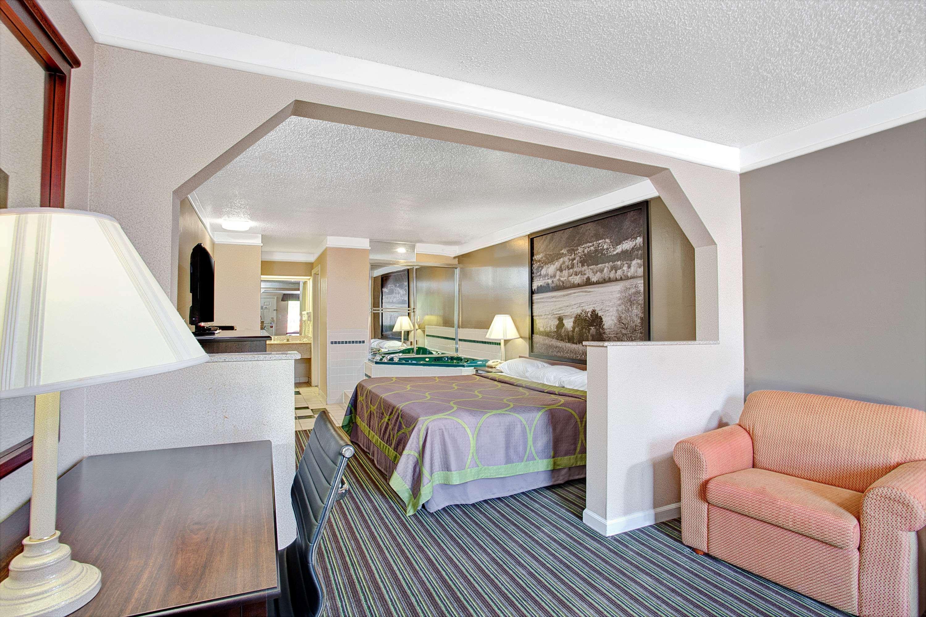 Super 8 By Wyndham Knoxville East Zewnętrze zdjęcie
