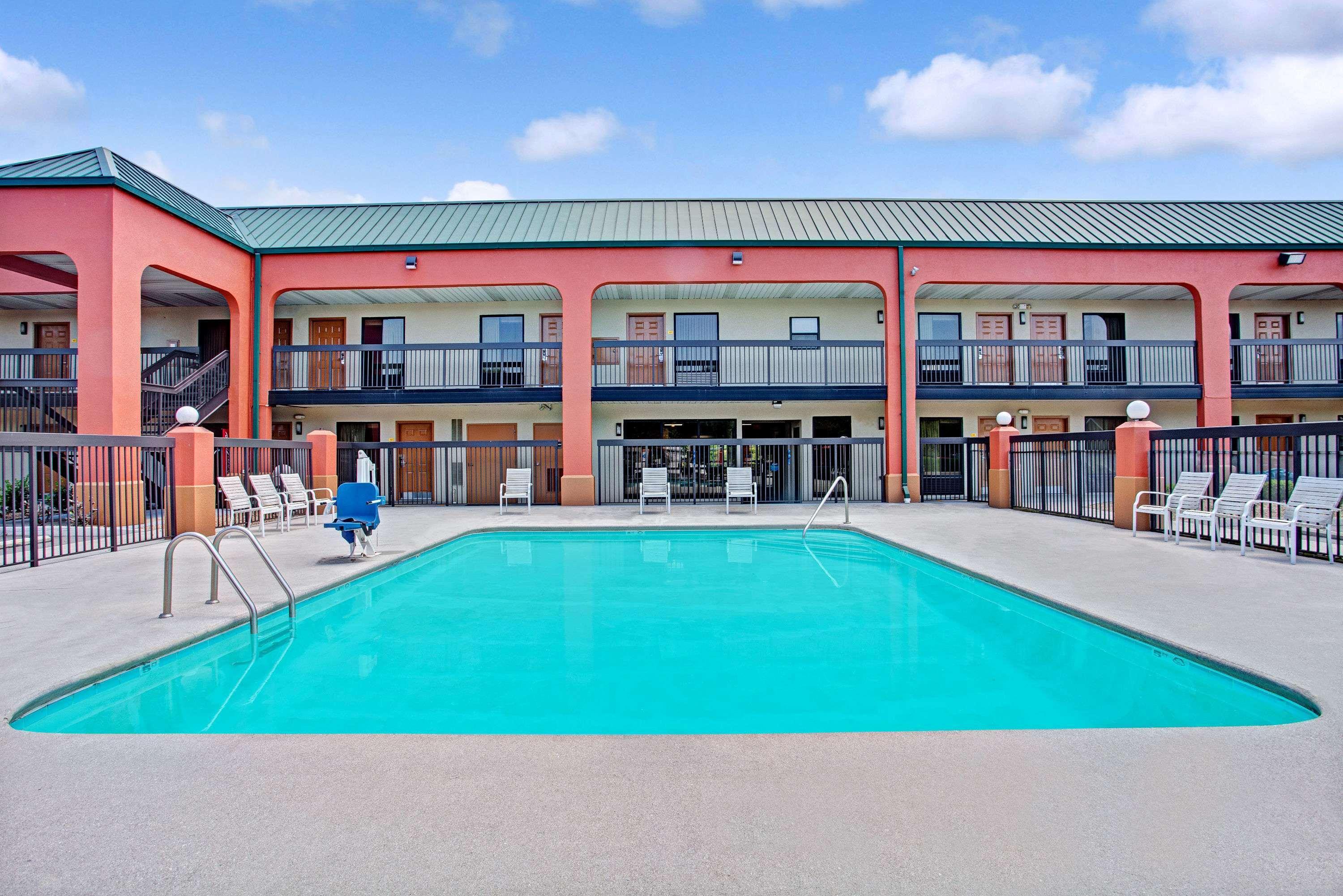 Super 8 By Wyndham Knoxville East Zewnętrze zdjęcie