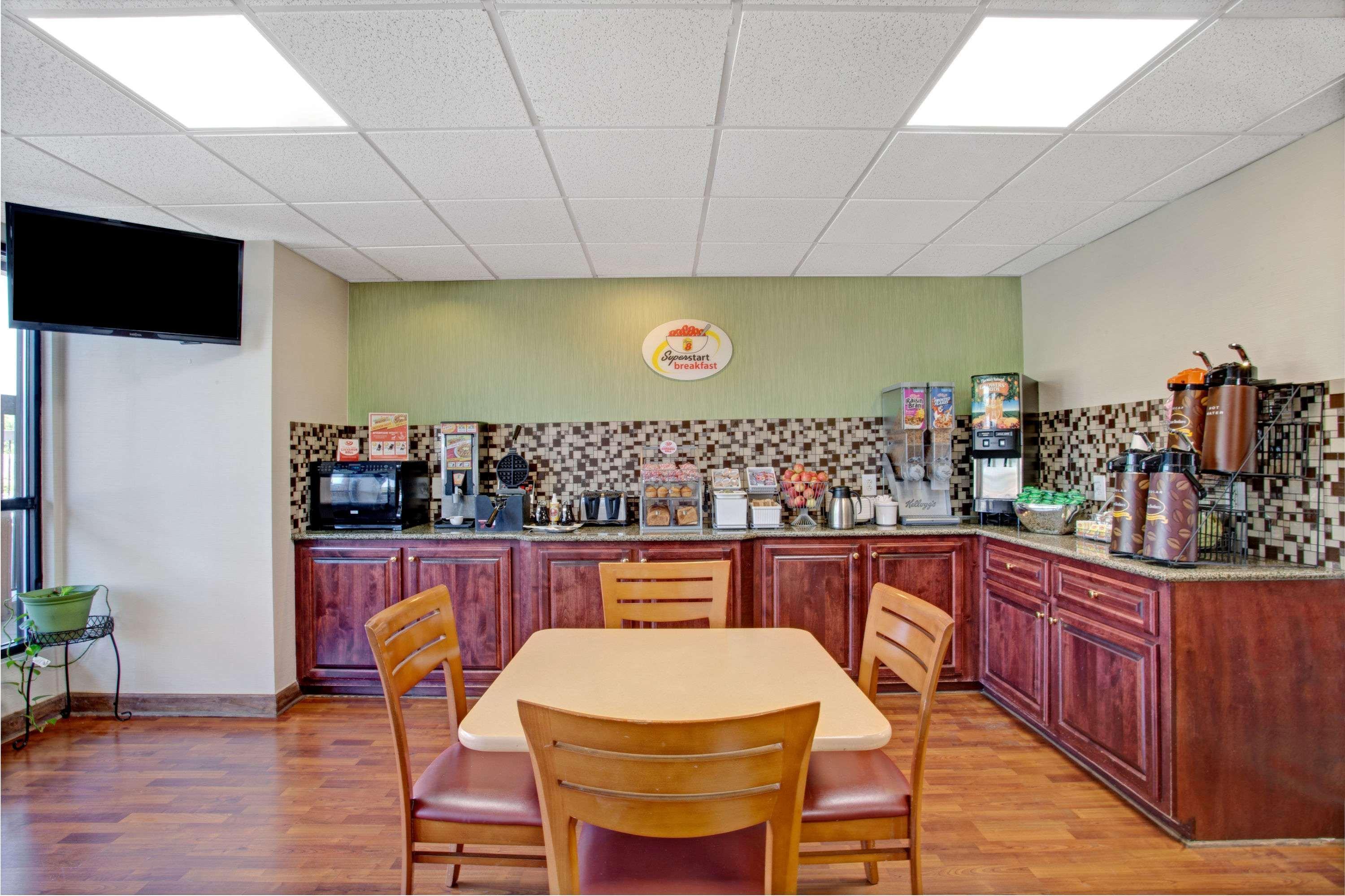 Super 8 By Wyndham Knoxville East Zewnętrze zdjęcie